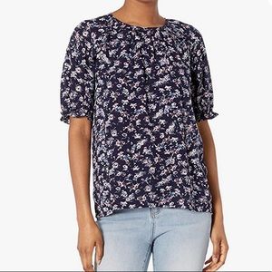 Lucky Brand navy floral top NWT size M